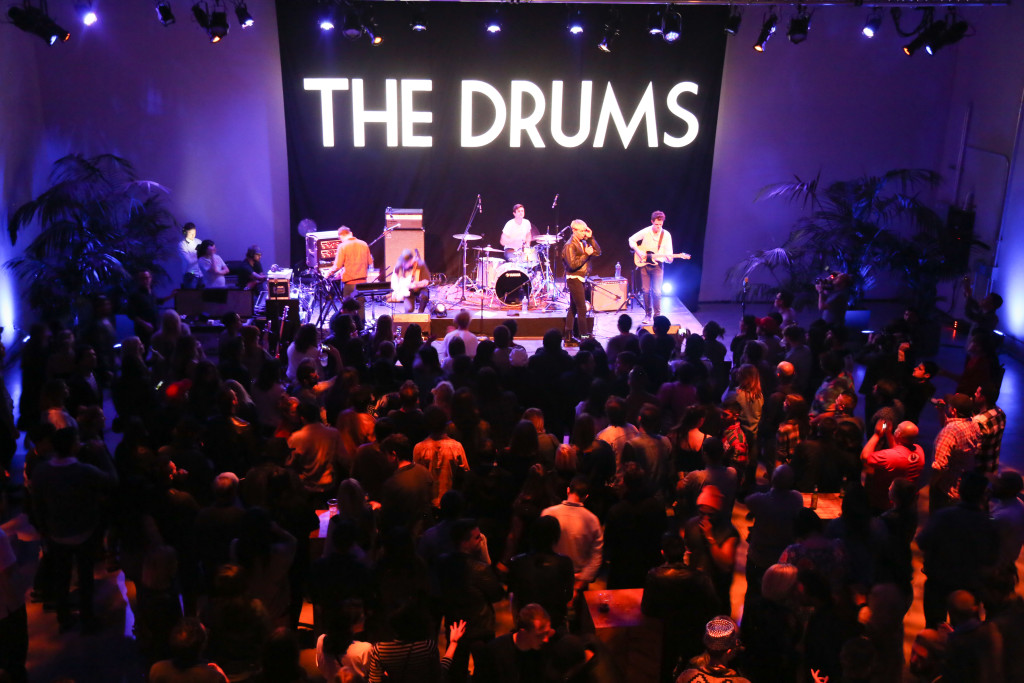 NEUEHOUSE & HAUFE PRESENT IN PERFORMANCE : THE DRUMS